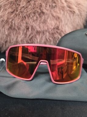 Pink Mirrored Shield  Sunglasses✨ Oakley Sport Sunglasses ✨Pink frame with red.